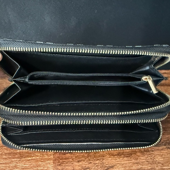 Wallet - Picture 8 of 15